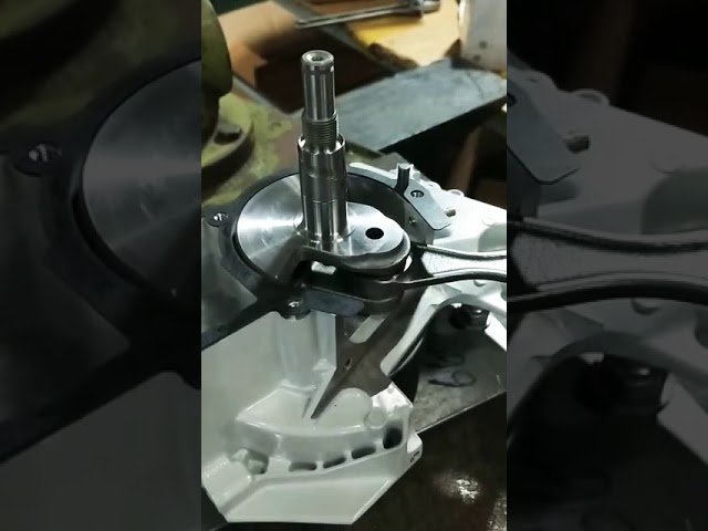 Oil seal proof flanging tool