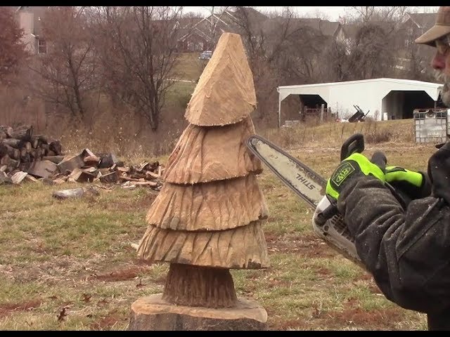 Chainsaw Carving a Christmas tree using Holzfforma Chainsaws